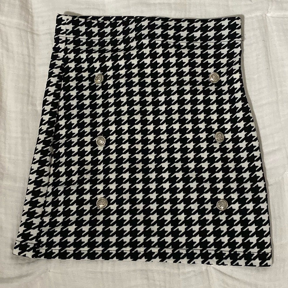 NWOT Shein Black/White Skirt w/ Decorative Buttons    Size XS